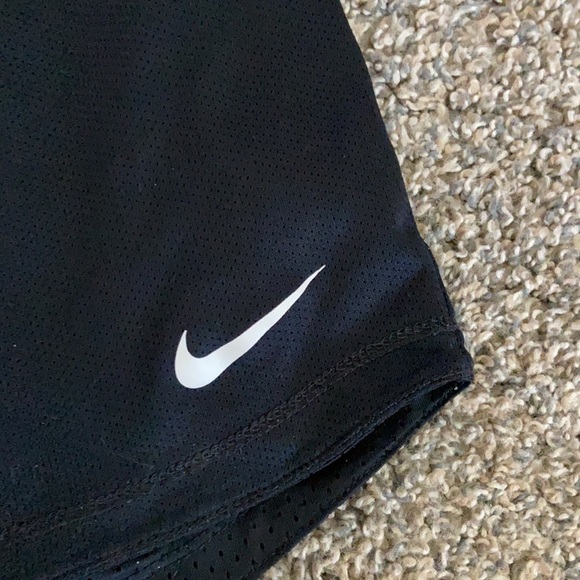REVERSIBLE NIKE DRI FIT SHORTS - Picture 2 of 5